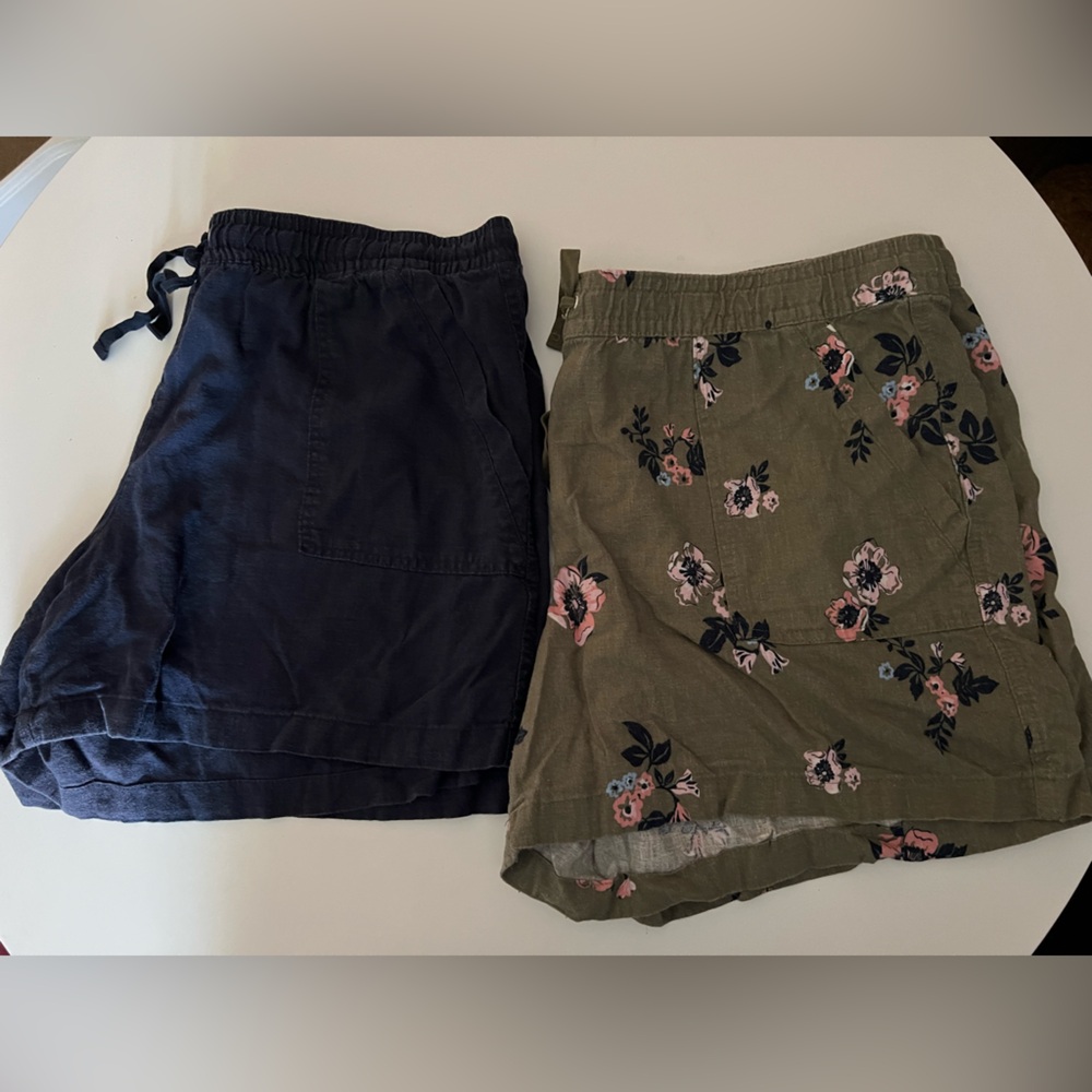 Set of 2 Ladies XXL— Nautica Women's Solid Navy and Olive‎ Floral Shorts